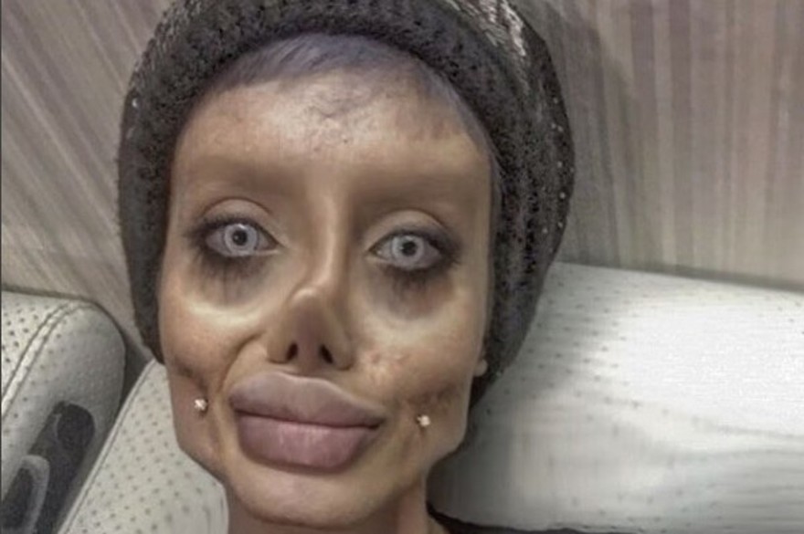Un mélange de "Photoshop et de maquillage"pour la sosie ratée d'Angelina Jolie