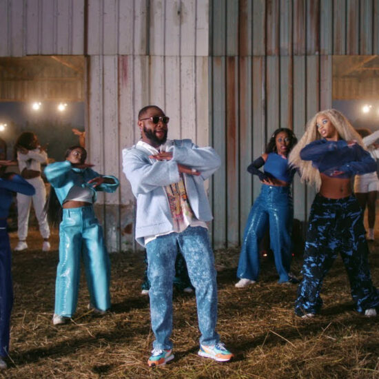 Photogramme extrait du clip "Unavailable", de Davido en featuring avec Musa Keys